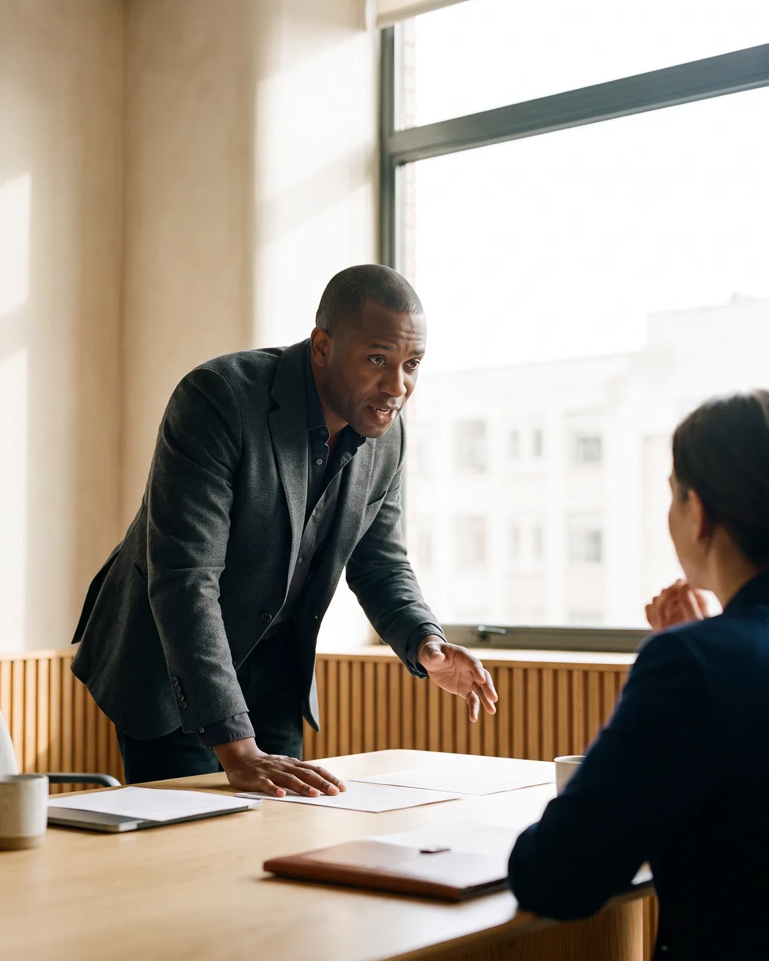 A fractional CFO at work in a Riyadh business setting